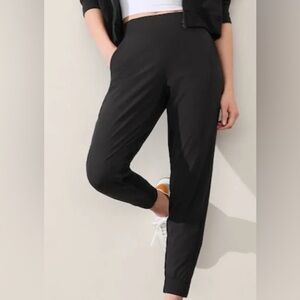 Athleta Textured Brooklyn Jogger pants Black size 8 outdoor casual sporty